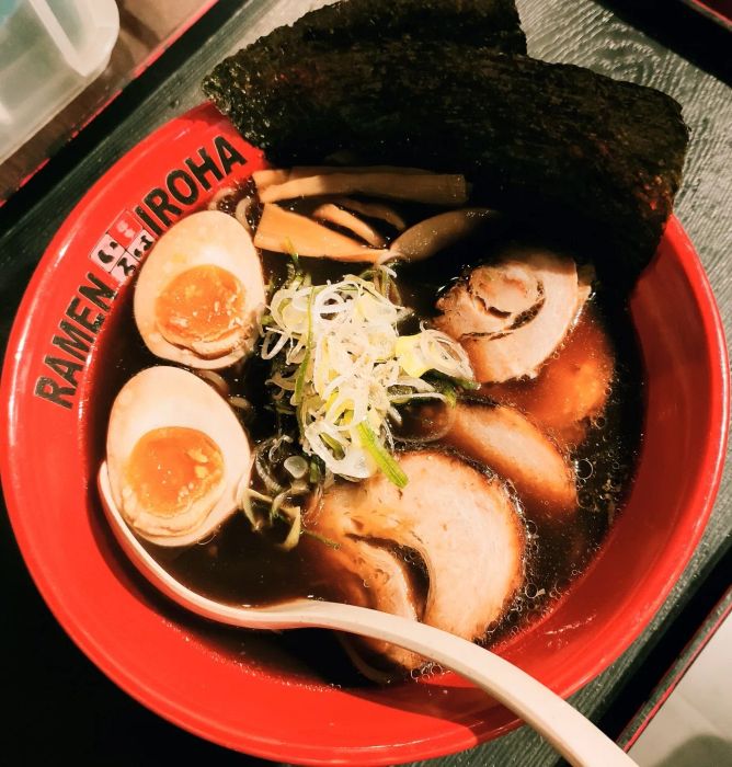 Tô ramen tôm trắng đặc biệt tại Iroha Ramen
