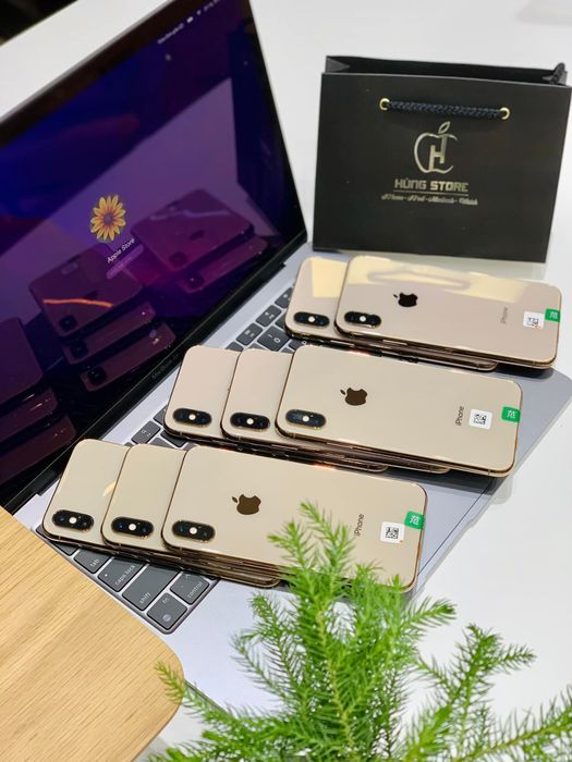 Không gian trưng bày sang trọng tại HÙNG STORE