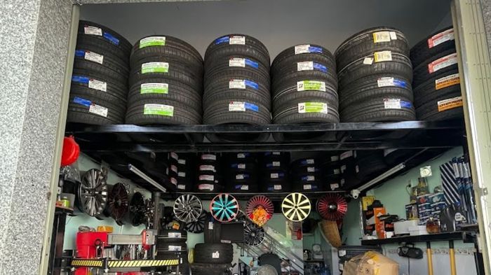 Hình ảnh 2 không gian làm việc tại KHANG Tyre & Auto Services