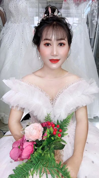 Vẻ đẹp lộng lẫy của cô dâu qua tạo hình từ Áo Cưới Thảo Sương