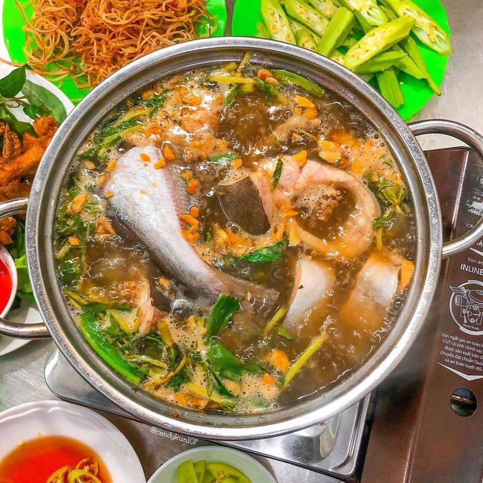 Không gian ấm cúng tại Lẩu Cá Cô Thư - Ảnh 1
