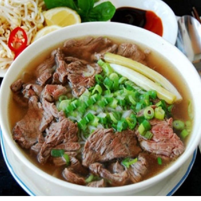 Hình ảnh tô phở thơm ngon tại Phở Hương Thắng