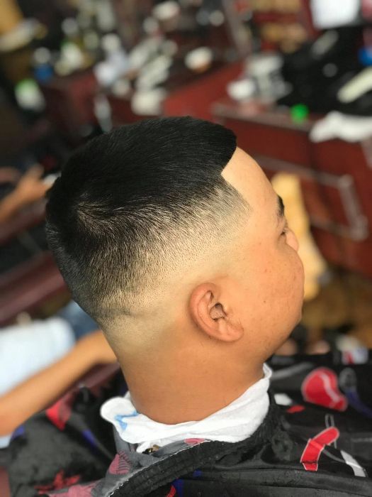 Không gian ấm cúng tại BARBER SHOP mini (Ảnh 3)