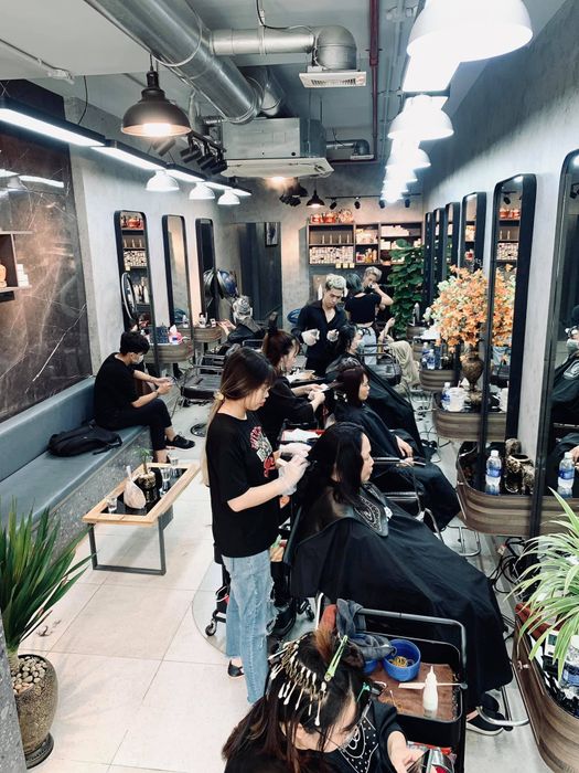 Không gian sang trọng tại Hair Salon Trịnh