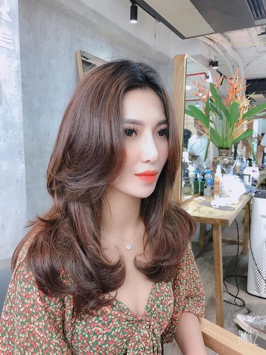Không gian sang trọng và hiện đại tại Toni Bùi hairsalon