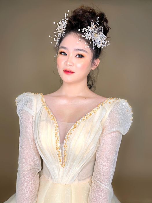 Khoảnh khắc cô dâu lộng lẫy tại Trang Wedding Studio & Makeup Academy