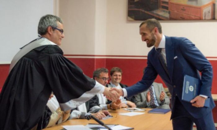 Chiellini – tấm gương của sự hoàn hảo với điểm số tuyệt đối ngành quản trị kinh doanh ảnh 1