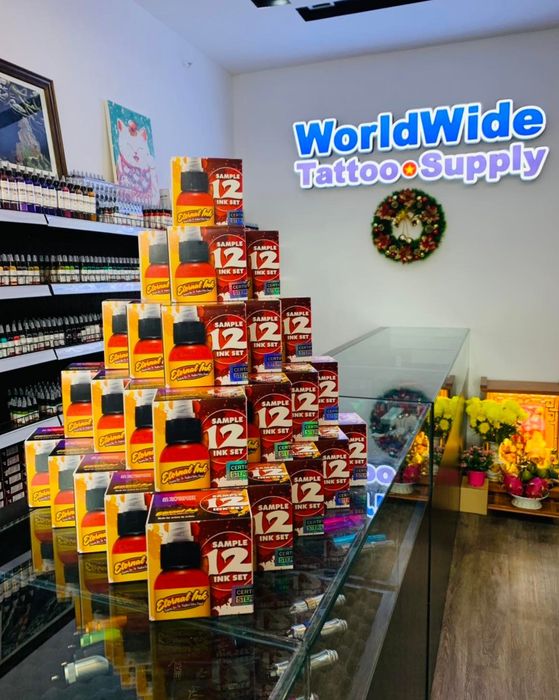 Không gian trưng bày tại WorldWide Tattoo