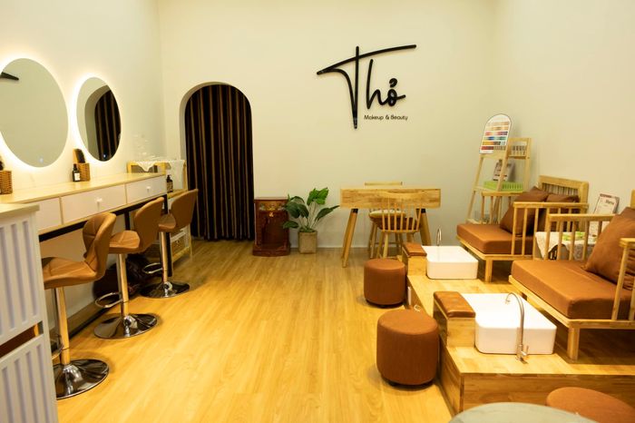 Trải nghiệm dịch vụ chuyên nghiệp tại Thỏ Makeup & Beauty