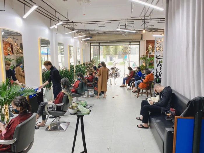 Bi Hoàng Anh Hair Salon - Hình ảnh 1