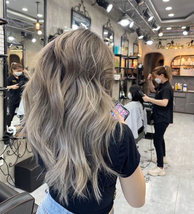 Không gian sang trọng tại Hair Salon Du Thiên Dương