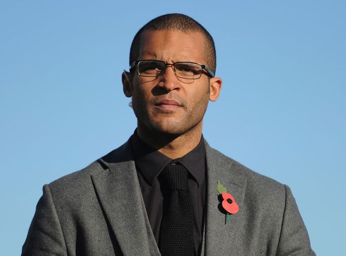 Clarke Carlisle để lại dấu ấn về trí tuệ trên chương trình Countdown ảnh 1