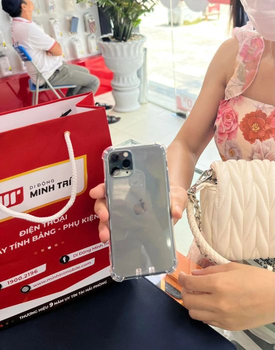 Không gian trưng bày hiện đại tại Di Động Minh Trí