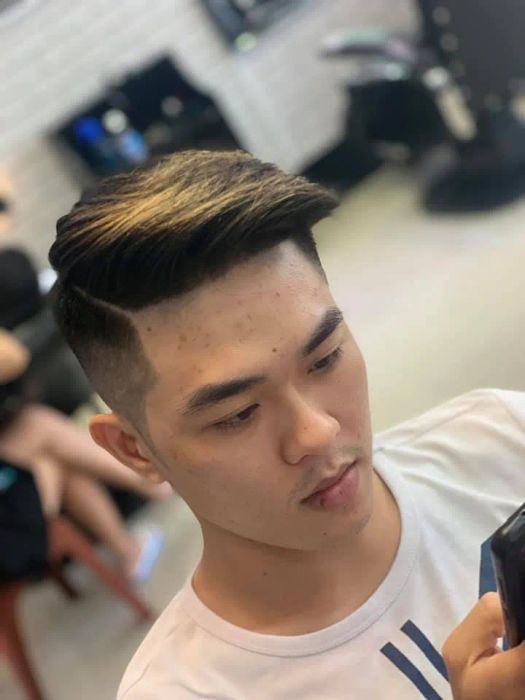 Không gian hiện đại tại Cắt Tóc Nam Hùng Nguyễn (Ảnh 1)