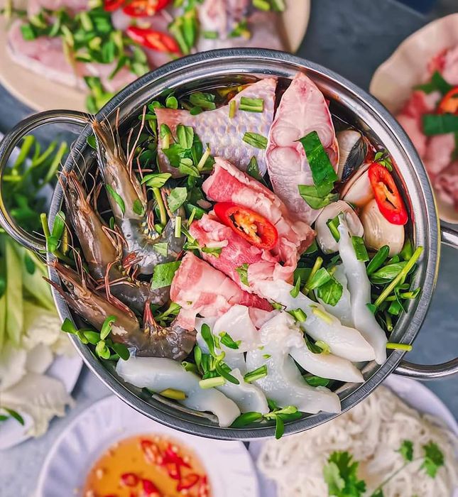Không gian ấm cúng tại Lẩu Cô Cô - Ảnh 2