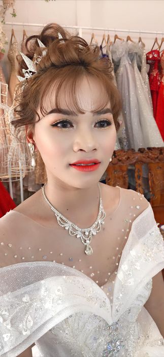 Vẻ đẹp rạng ngời của cô dâu qua nghệ thuật makeup Thơ Studio