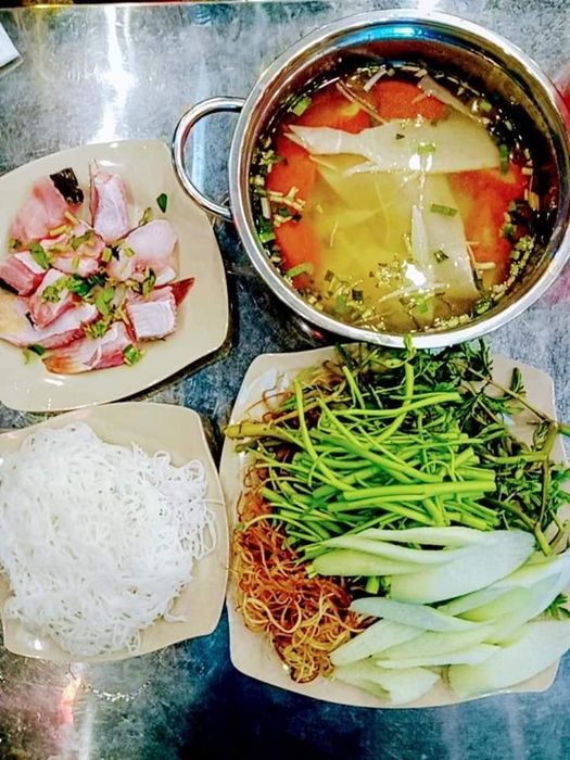 Không gian ấm cúng tại Lẩu Cá Đuối 868 - Ảnh 1
