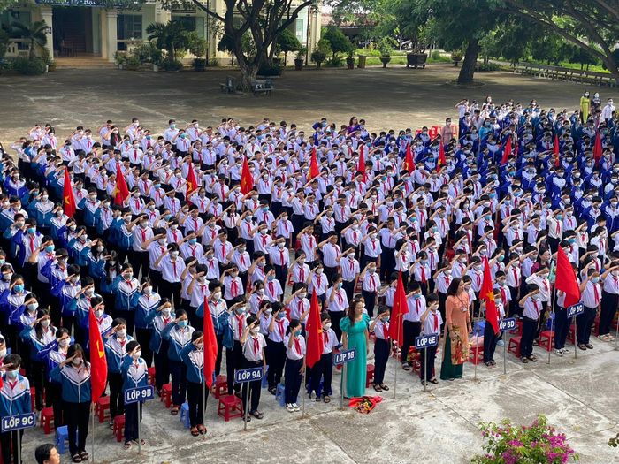 Hình ảnh Trường THCS Lê Hồng Phong - không gian học tập hiện đại với cơ sở vật chất khang trang, môi trường giáo dục thân thiện