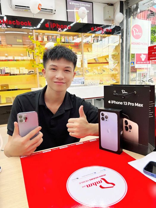 Không gian trưng bày hiện đại tại Minh Hoàng Mobile