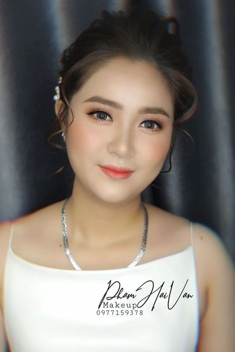 Tác phẩm trang điểm ấn tượng của Hải Vân Make Up - Nét cọ tài hoa biến hóa nhan sắc