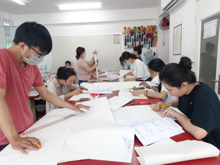 Hình ảnh lớp học thực hành tại Trường Quốc Thảo
