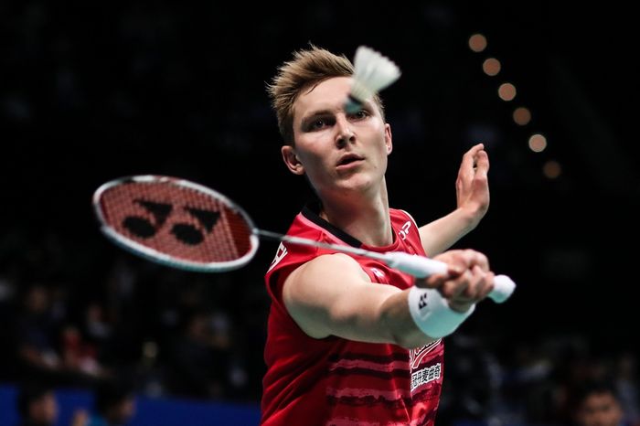 [Ảnh lịch sử] Viktor Axelsen trong khoảnh khắc lịch sử trở thành tay vợt châu Âu đầu tiên đăng quang ngôi vị số 1 thế giới - bước ngoặt làm thay đổi cục diện làng cầu lông toàn cầu.