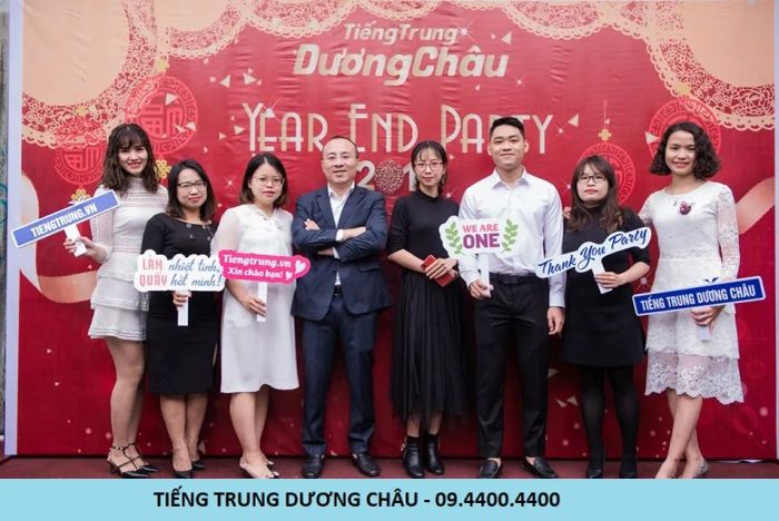 Khoảnh khắc giảng dạy tận tâm của đội ngũ giáo viên