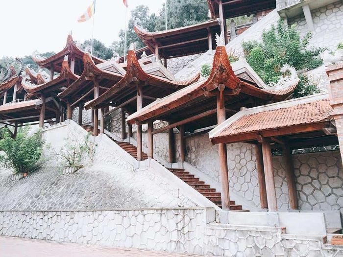 Hình ảnh minh họa: Tượng đài Thánh Gióng uy nghi (Nguồn: Di sản văn hóa)