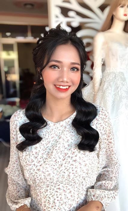 Khoảnh khắc tỏa sáng của cô dâu từ Hòa Như Makeup