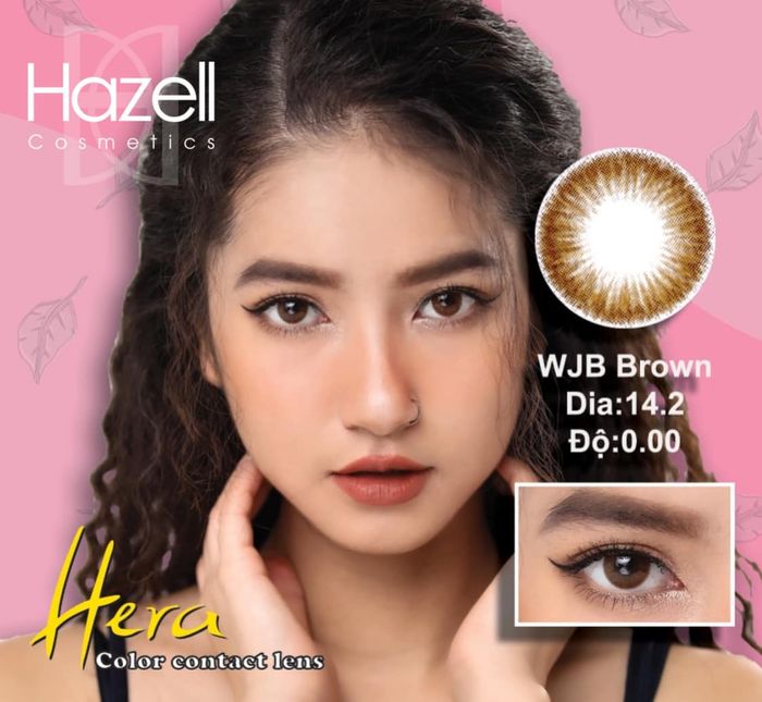 Bộ sưu tập mỹ phẩm và kính áp tròng tại Hazell Cosmetics