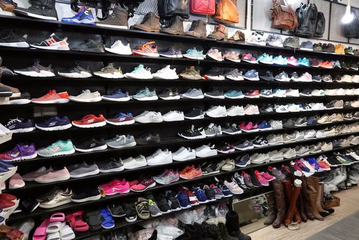 LẠ SNEAKERS ảnh 3