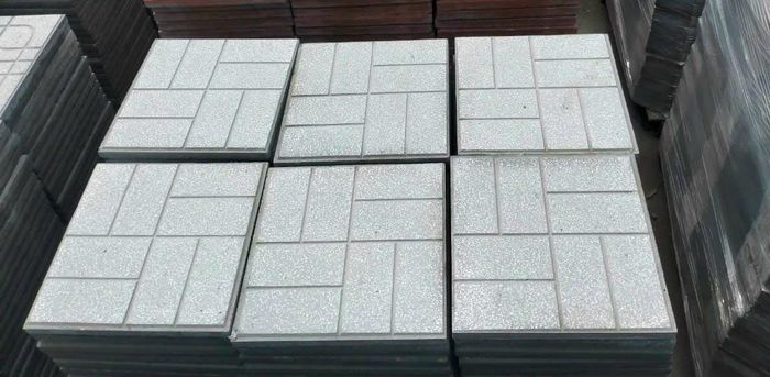 Bộ sưu tập gạch men đa dạng tại Cửa hàng Vật Liệu Trường Sinh