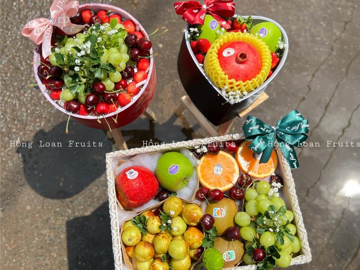 Không gian trưng bày trái cây tươi ngon tại Hồng Loan Fruits