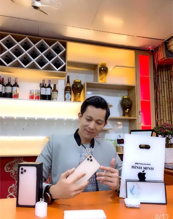 Không gian mua sắm sang trọng tại Bình Minh Apple