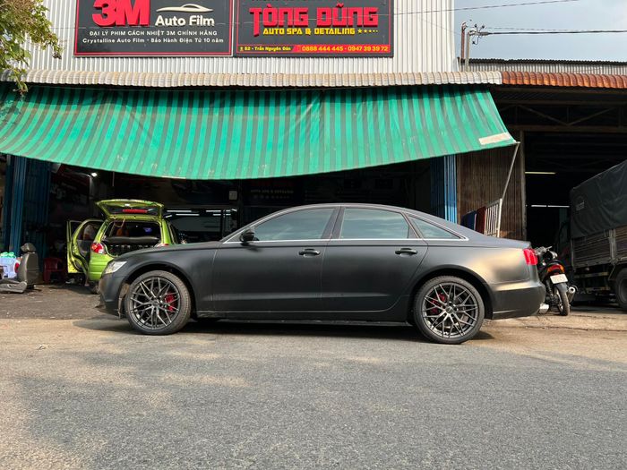 Không gian làm việc chuyên nghiệp tại Tòng Dũng Auto