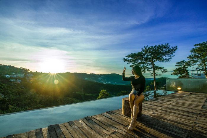 Không gian ấm cúng với ánh đèn vàng về đêm