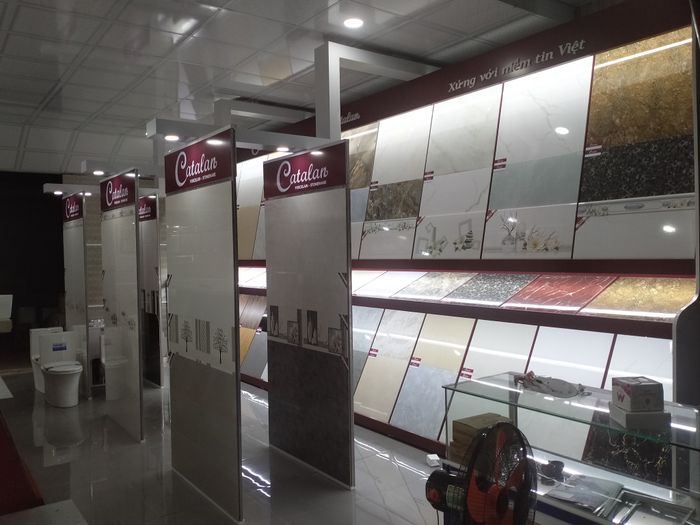 Không gian trưng bày đa dạng tại Gạch Men Hoàng Phát