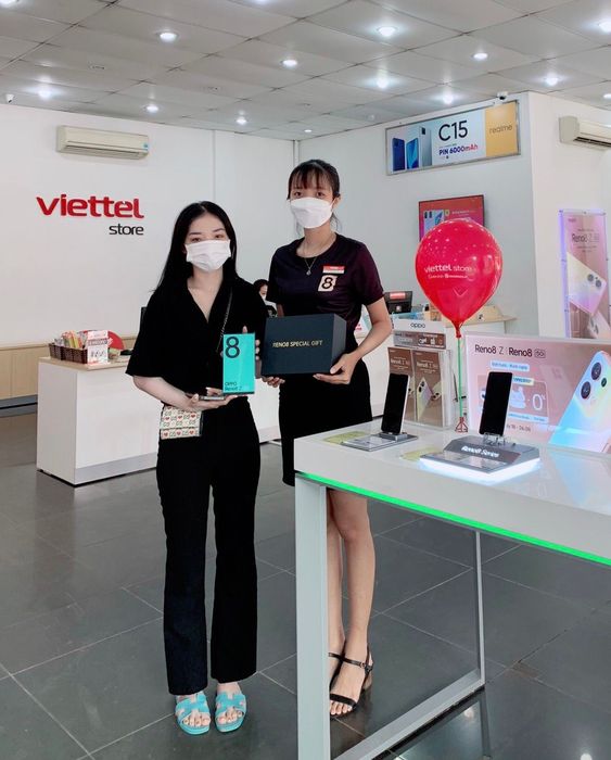 [Hình ảnh] ViettelStore - Không gian trưng bày iPhone chuyên nghiệp