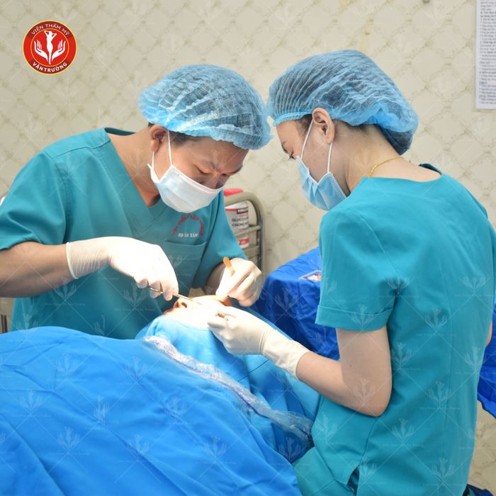 Thẩm Mỹ Viện BS Nhân - Hình ảnh 2