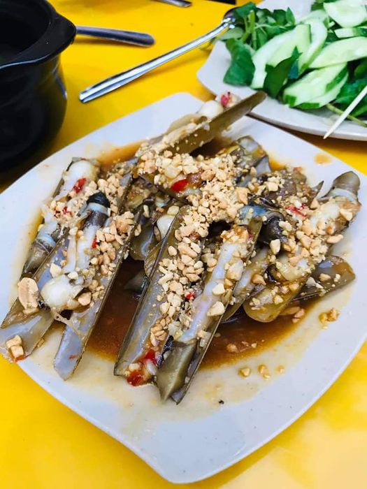 Tuyển tập hình ảnh chân thực về trải nghiệm ẩm thực đặc biệt tại Quán Ốc Định Cư