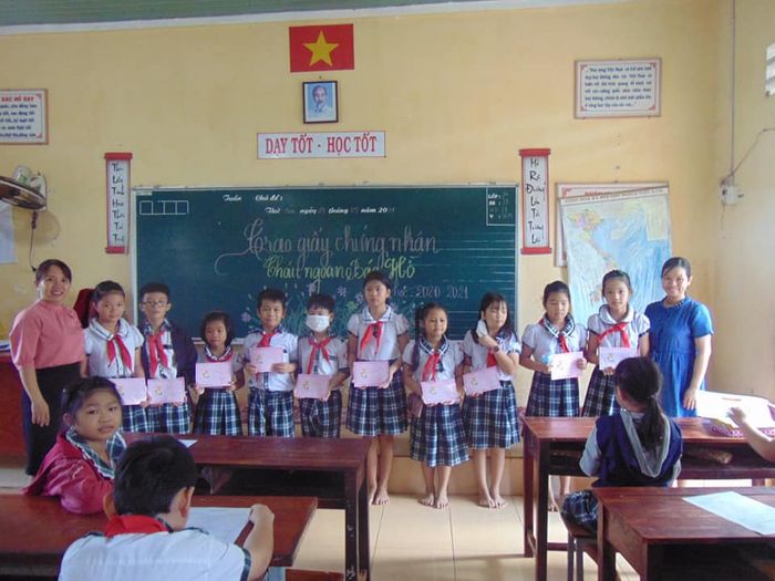 Hình ảnh Trường Tiểu học Gia Ray - Lớp học hiện đại