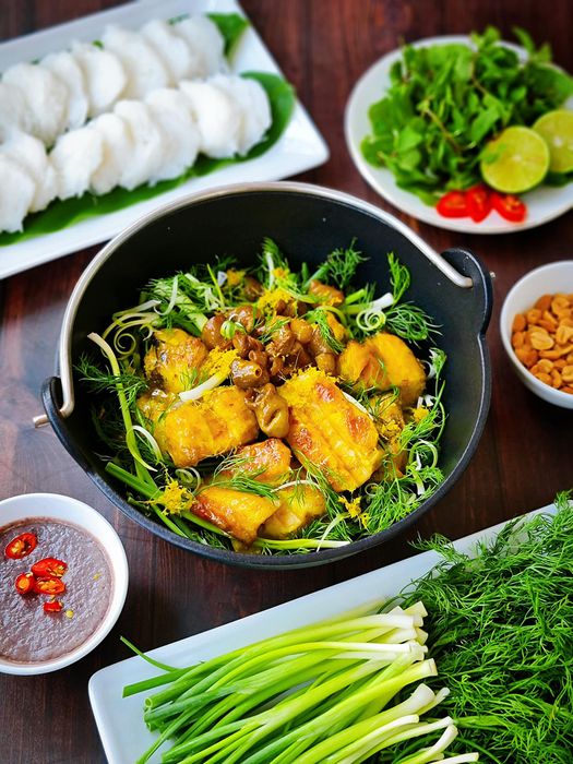 Hình ảnh chả cá Lăng Thung Cấm vàng ươm hấp dẫn