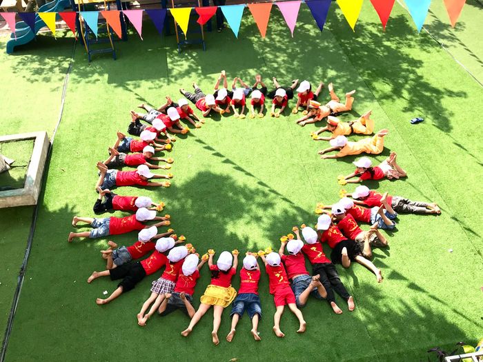 Khoảnh khắc vui chơi hồn nhiên của các bé tại Trường Mầm Non Diễn Bích