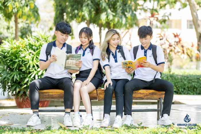 Khuôn viên xanh mát của Trường Cao đẳng Công nghệ và Quản trị Sonadezi