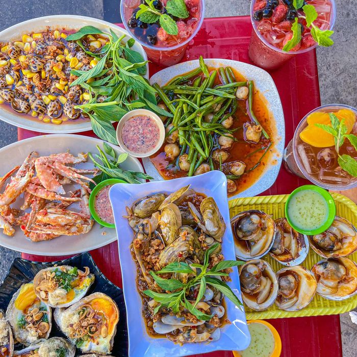 Bộ sưu tập hình ảnh đặc sắc về cách chế biến và trình bày món ăn độc đáo tại Quán Ốc Sì Phố