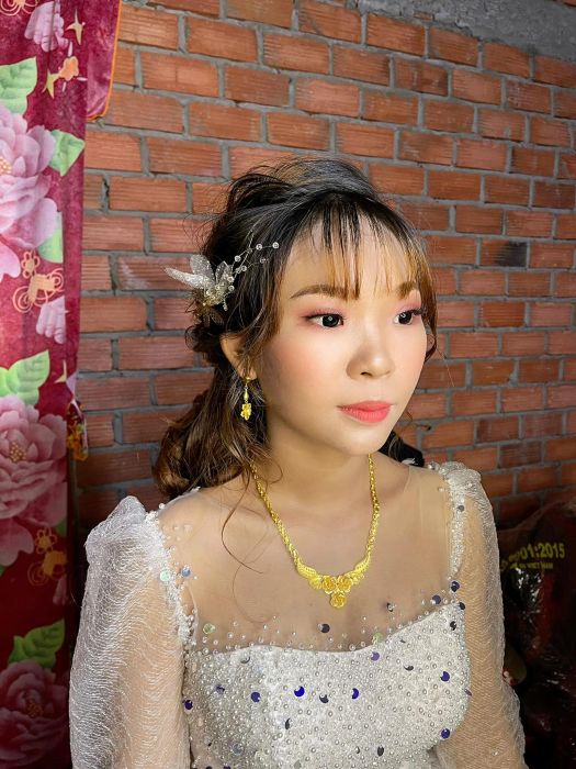 Hình ảnh mẫu trang điểm cô dâu ấn tượng từ Studio Áo Cưới Huỳnh Lý