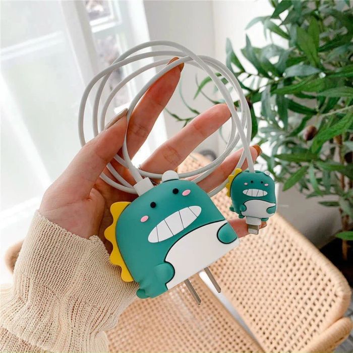 Không gian trưng bày phụ kiện iPhone đầy màu sắc tại iStore Vũng Tàu