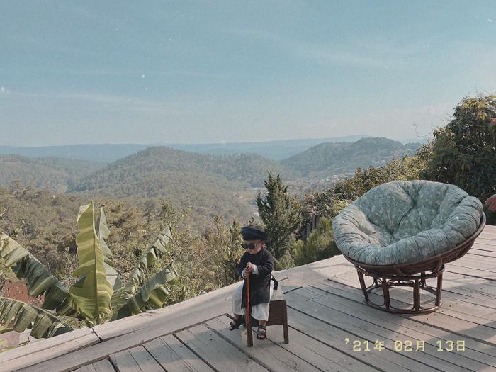 Những chiếc ghế 'thần thánh' view đồi núi tại Gâu.Garden