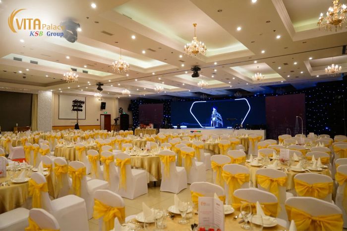 Sảnh tiệc sang trọng với thiết kế tinh tế tại Vita Palace