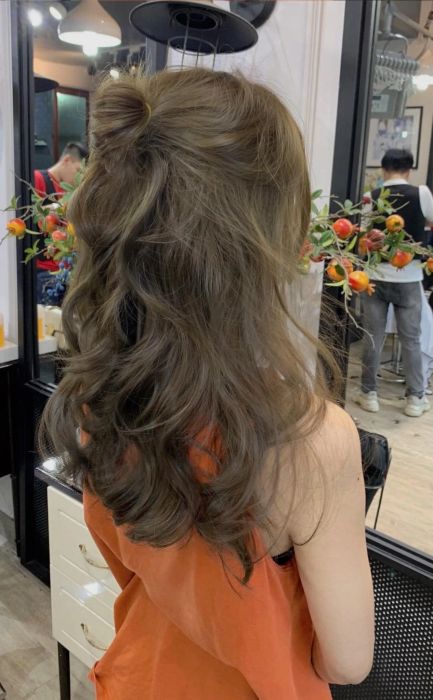 Hình ảnh thực tế về không gian sang trọng tại Hair Salon Sơn Phạm